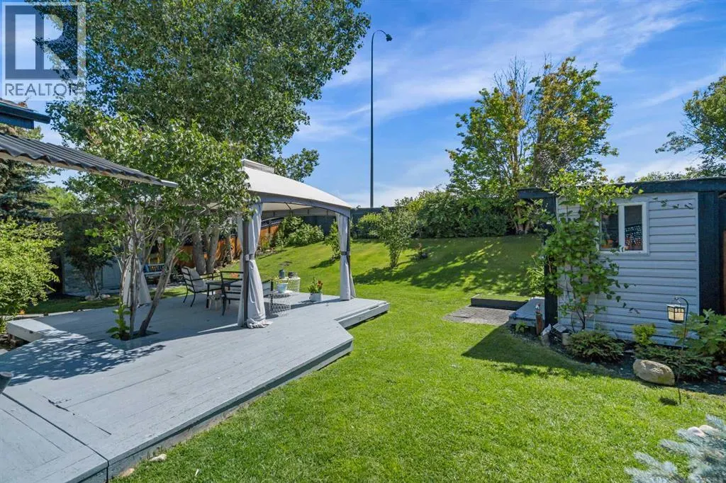 136 Ranchview Court NW