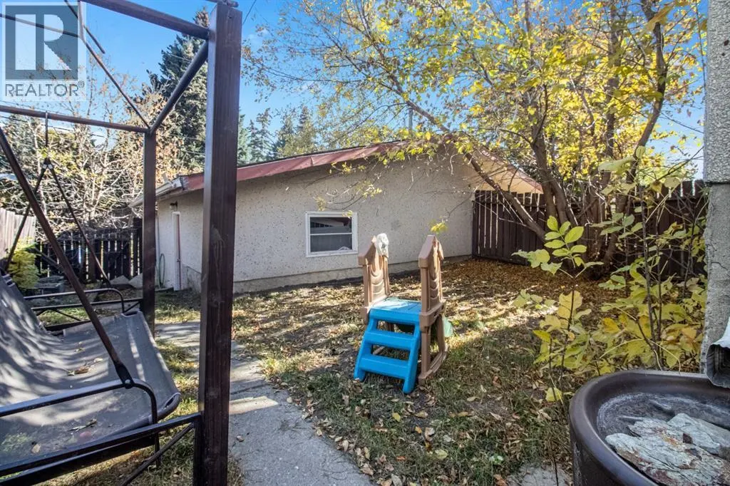 30 & 32 Dalton Bay NW