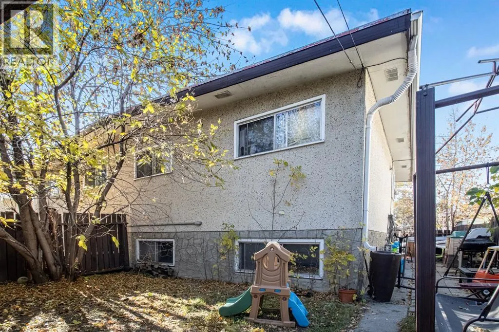 30 & 32 Dalton Bay NW