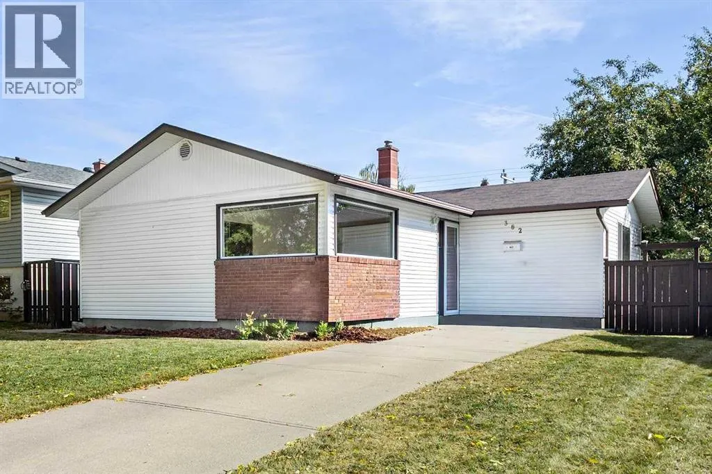 362 Ashley Crescent SE