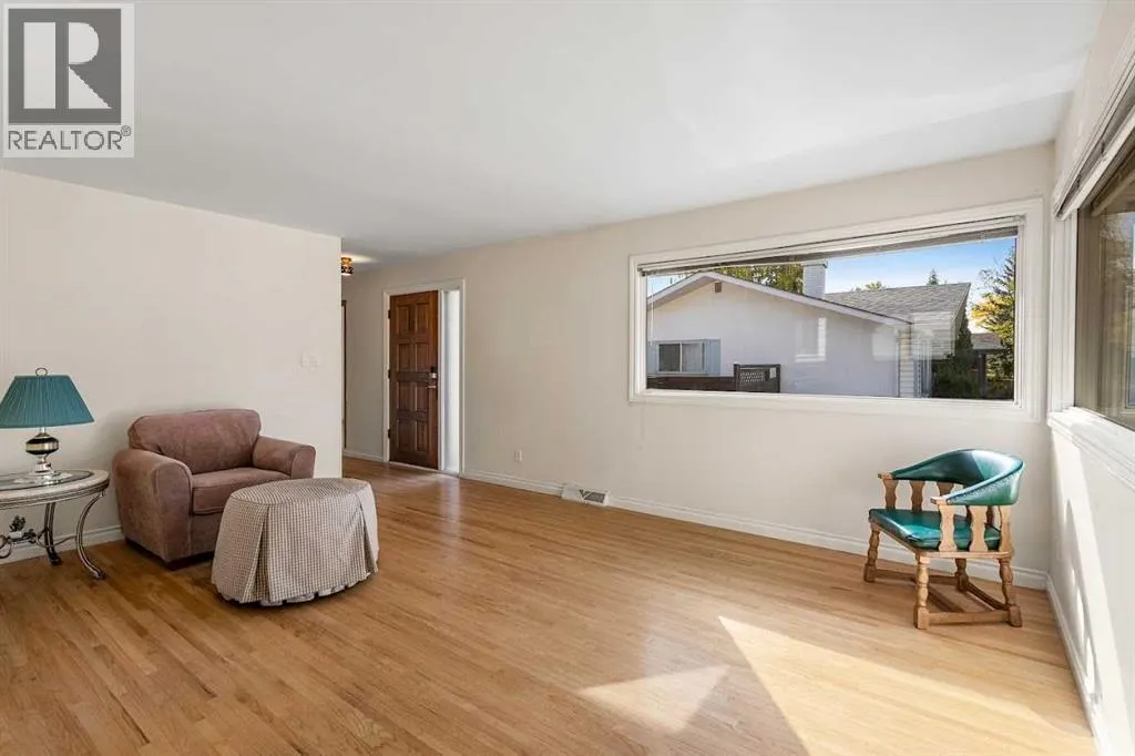 362 Ashley Crescent SE