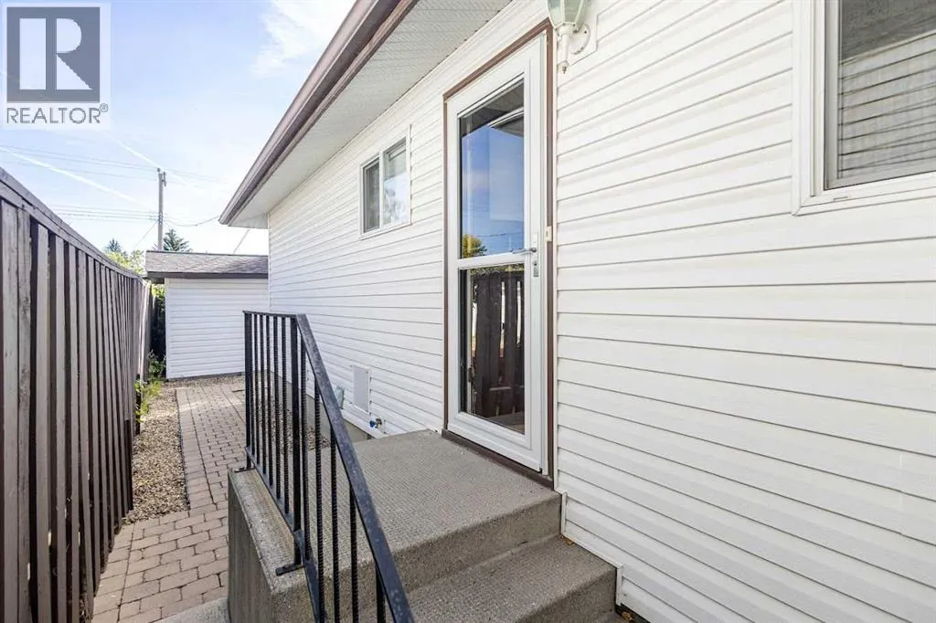 362 Ashley Crescent SE