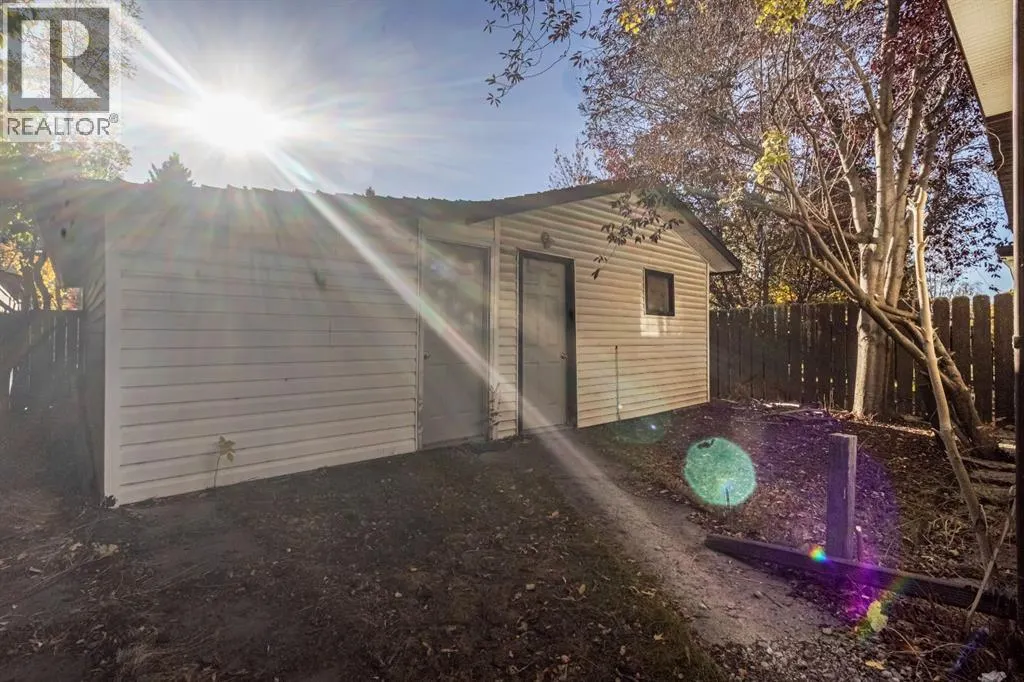 5841 66 Avenue NW