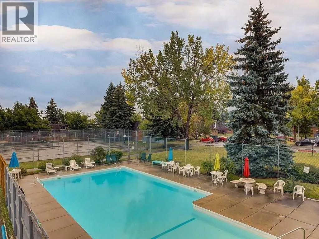155, 330 Canterbury Drive SW