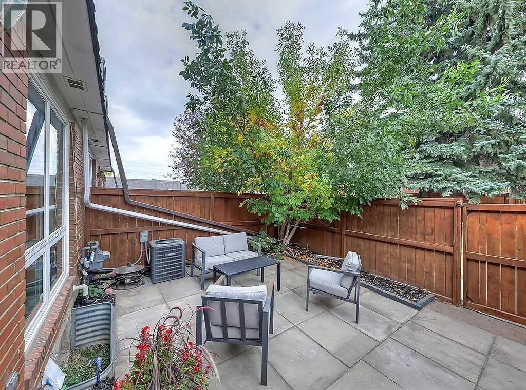 155, 330 Canterbury Drive SW