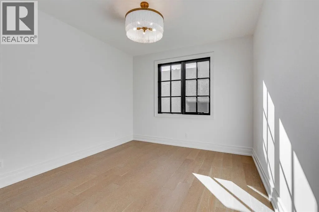 109 Roxboro Road SW