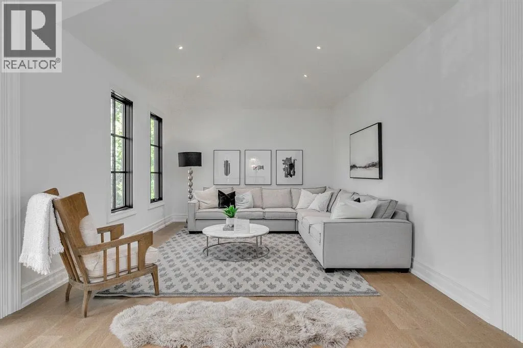 109 Roxboro Road SW