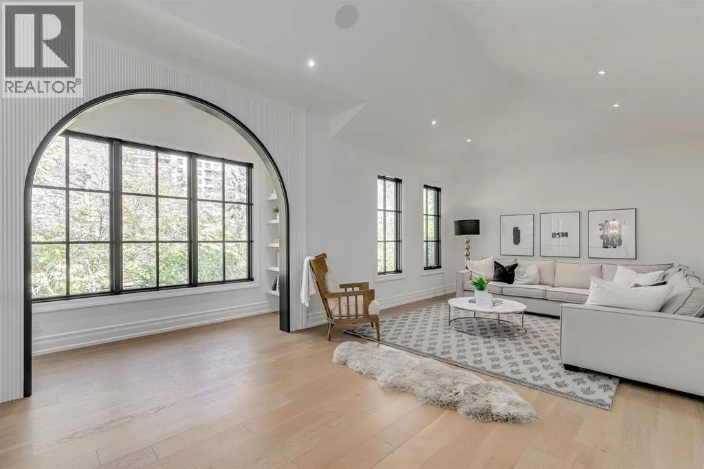 109 Roxboro Road SW