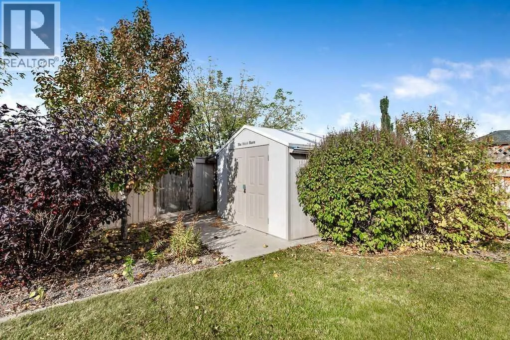 64 Everglen Rise SW