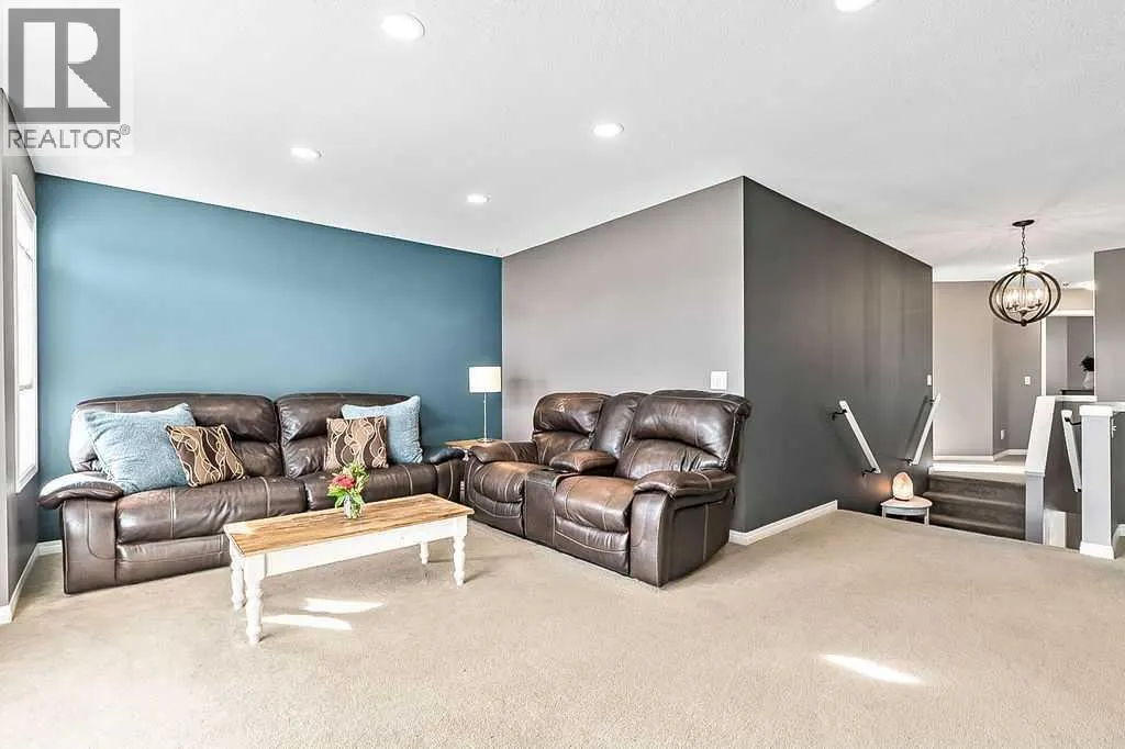 64 Everglen Rise SW