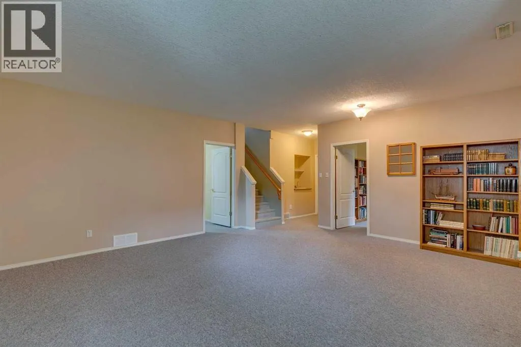 74 Evergreen Bay SW