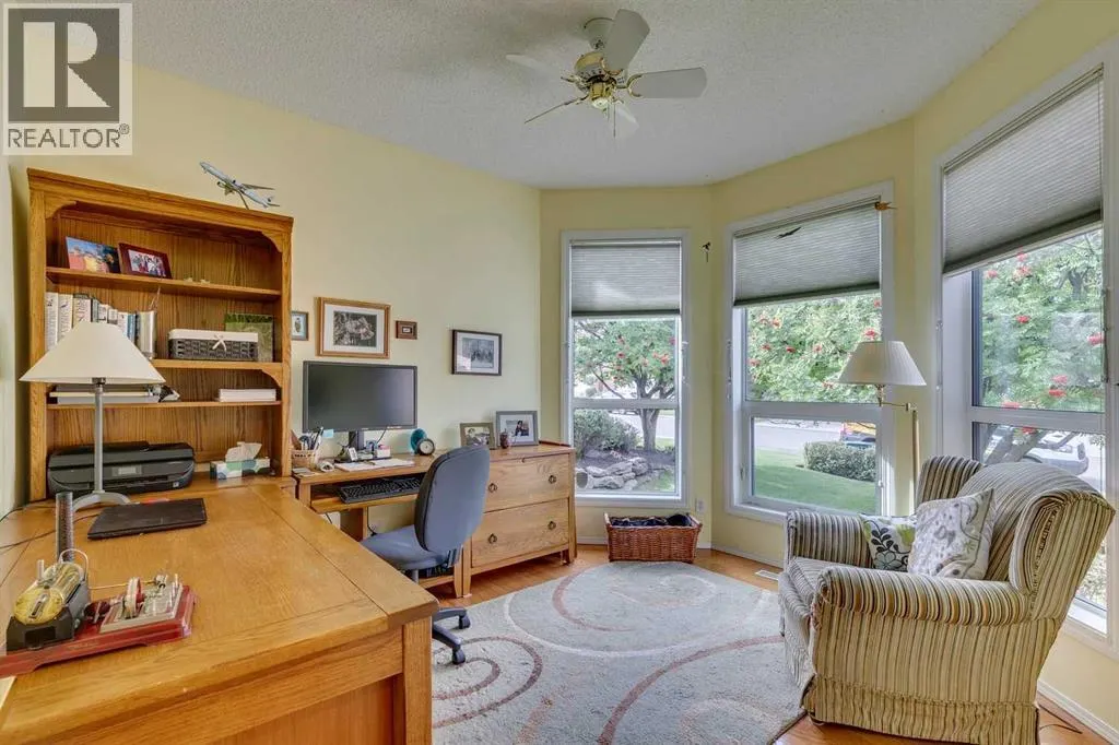74 Evergreen Bay SW