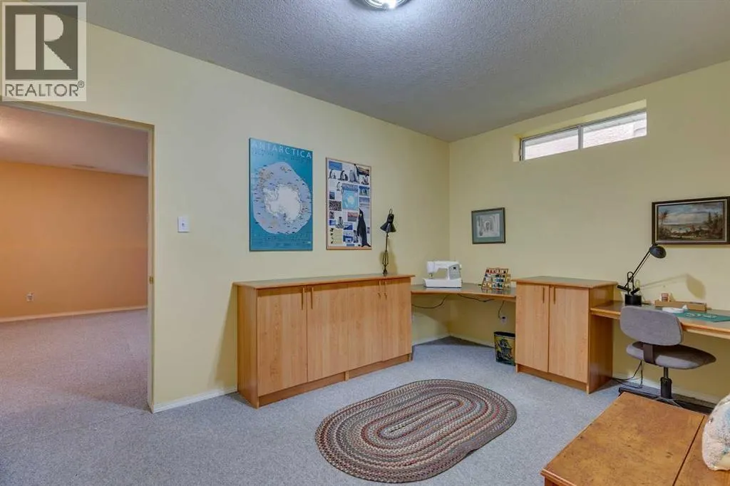 74 Evergreen Bay SW