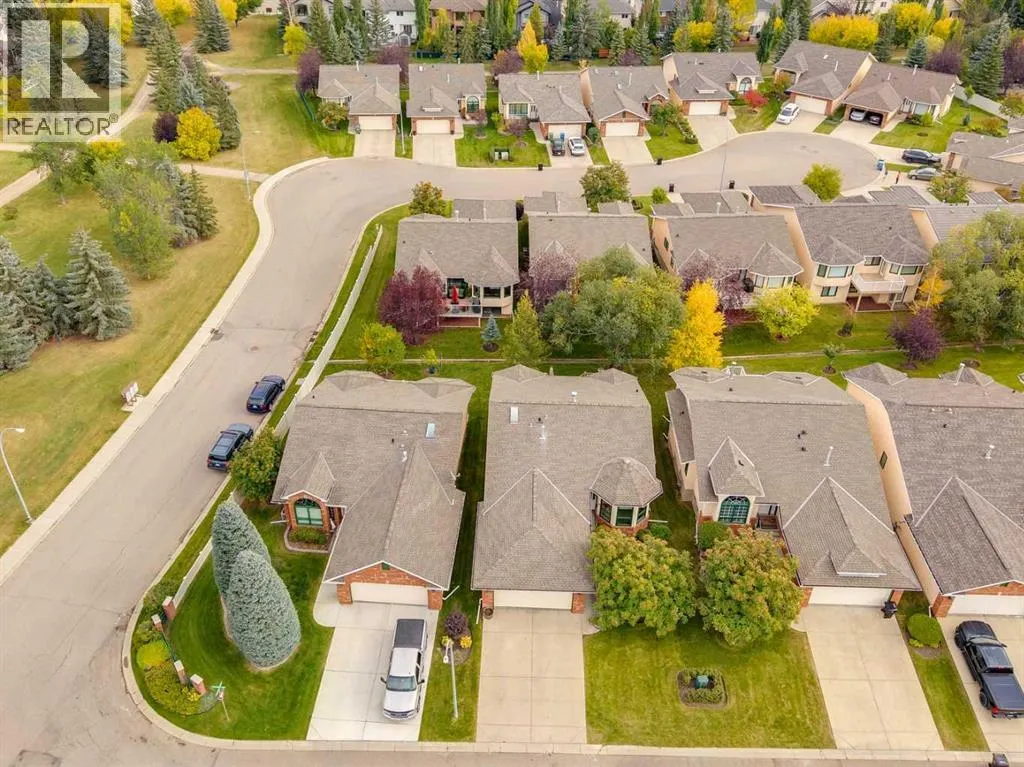 74 Evergreen Bay SW