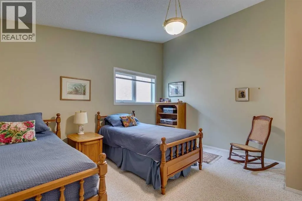 74 Evergreen Bay SW