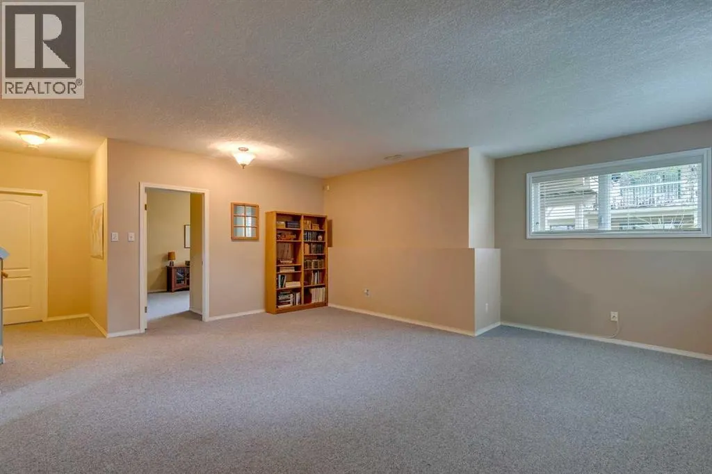 74 Evergreen Bay SW