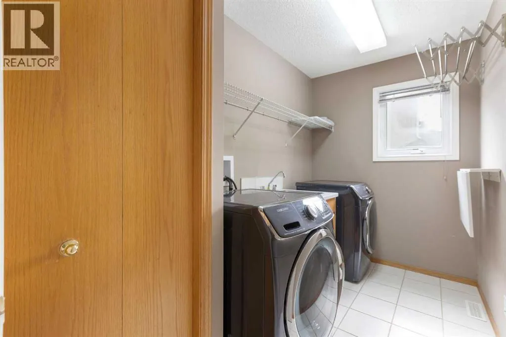 63 Diamond Terrace SE