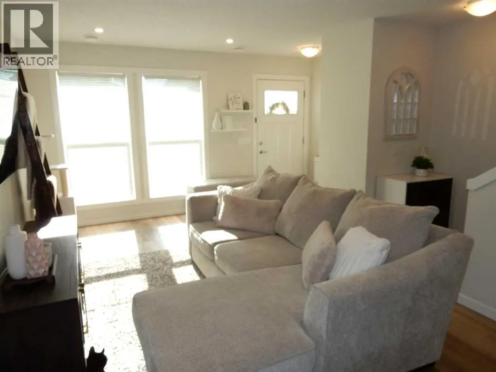 352 Cranbrook Square SE