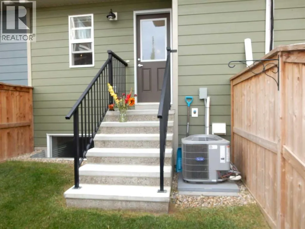 352 Cranbrook Square SE