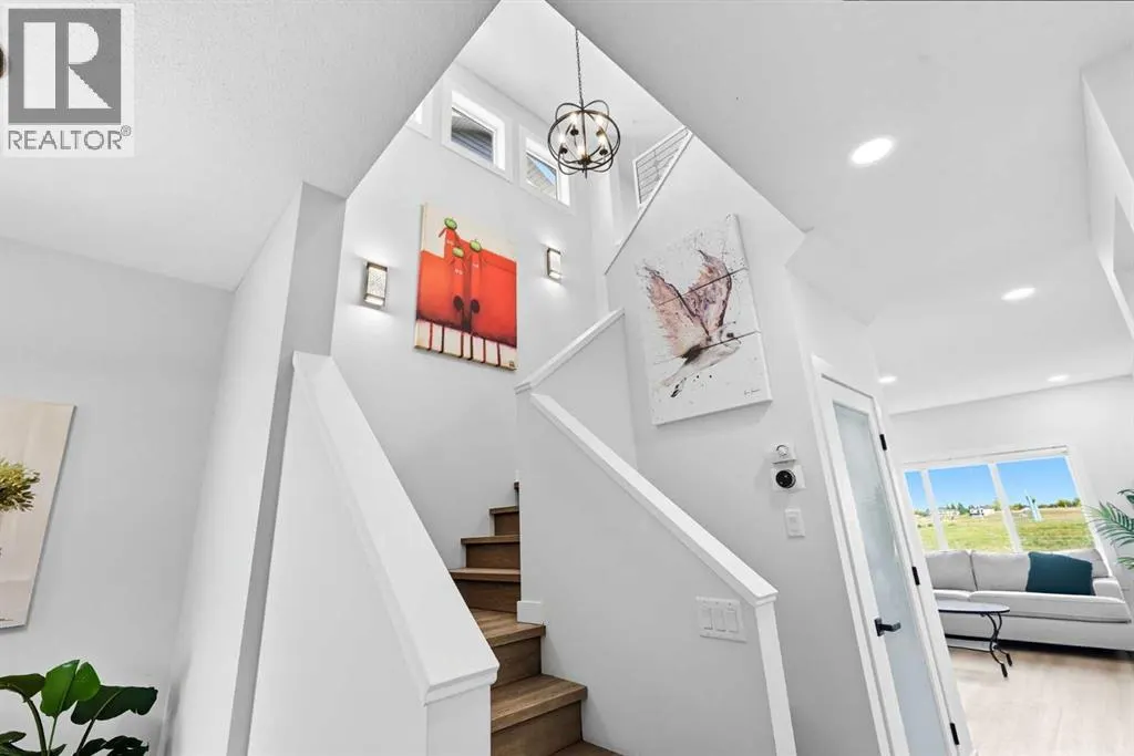 78 Copperpond Street SE