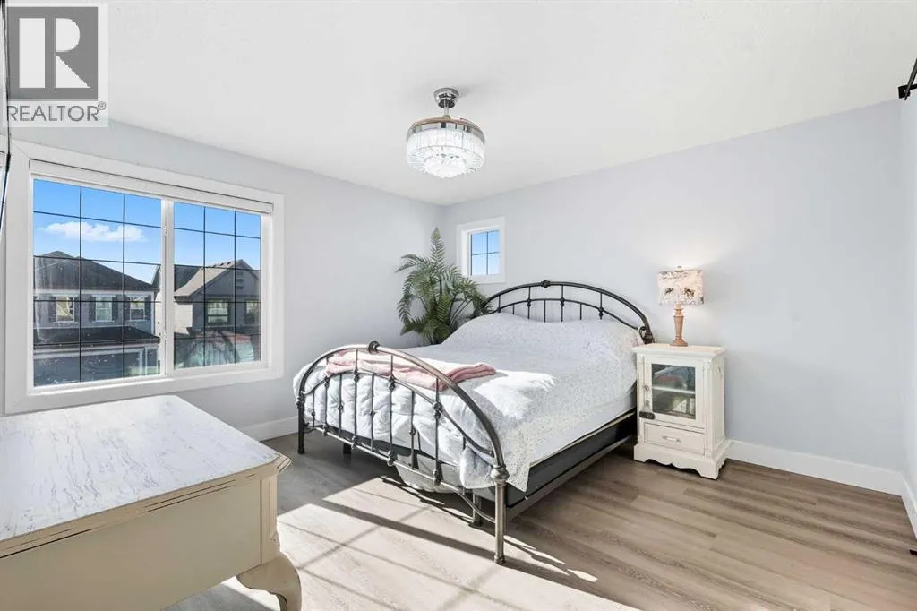 78 Copperpond Street SE