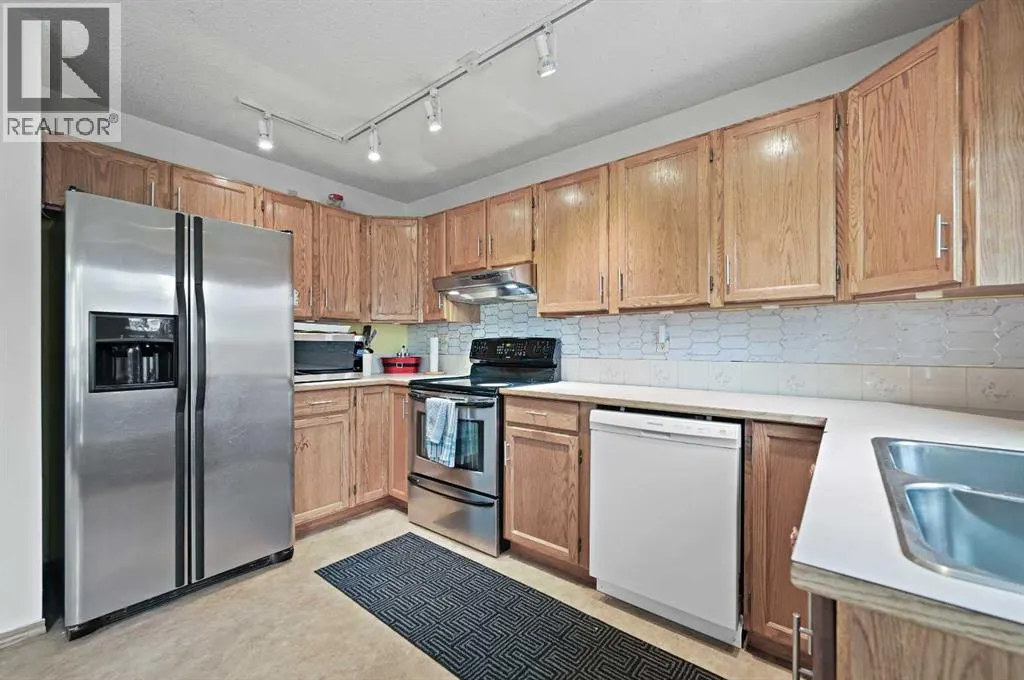 24 Laguna Close NE