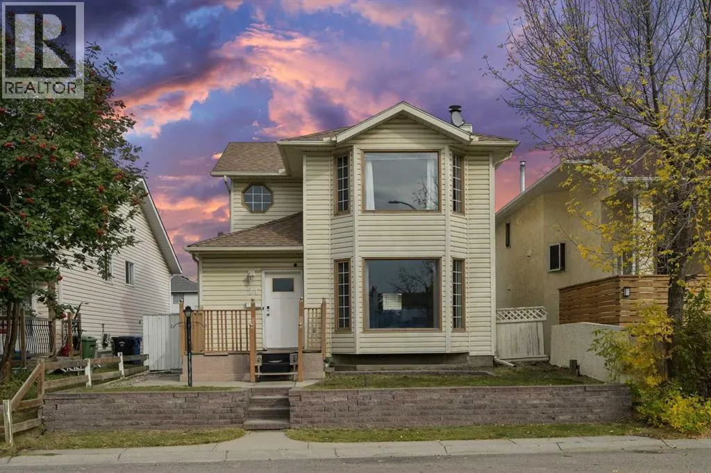 24 Laguna Close NE