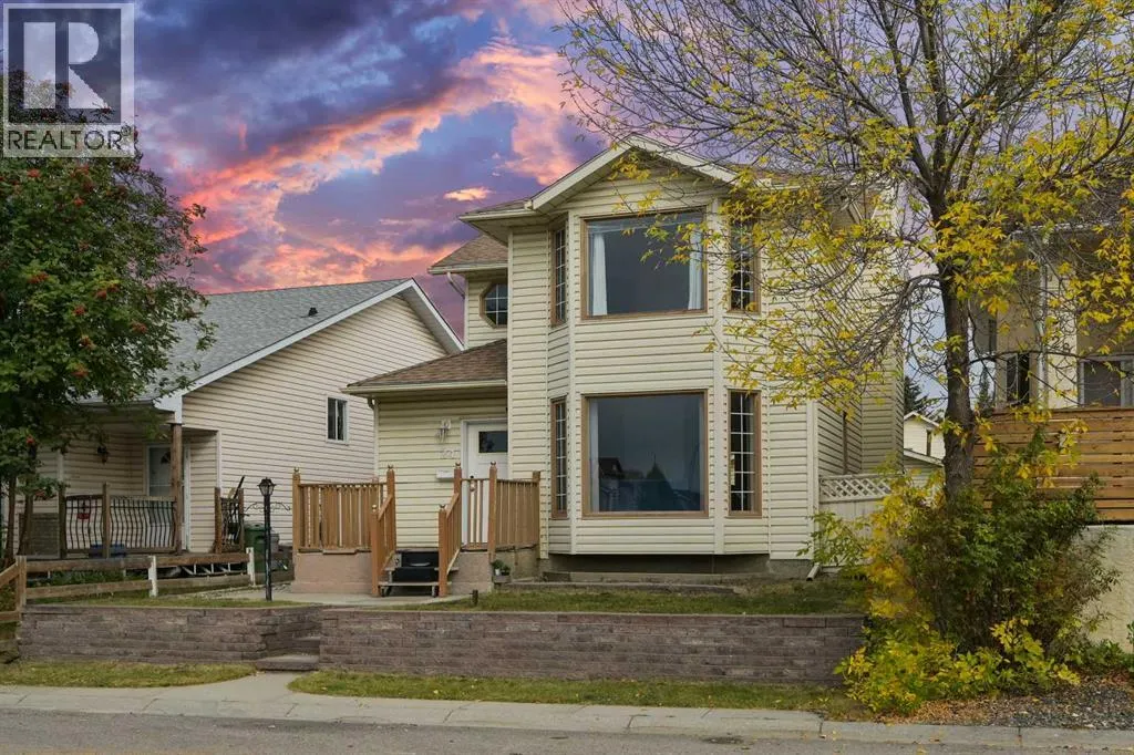 24 Laguna Close NE