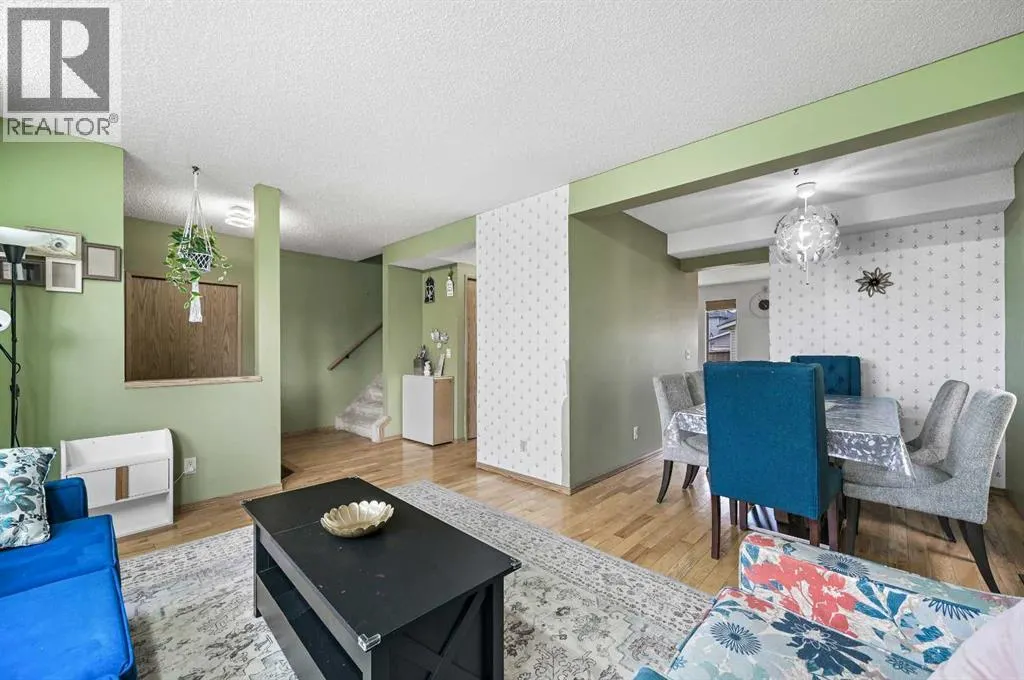 24 Laguna Close NE