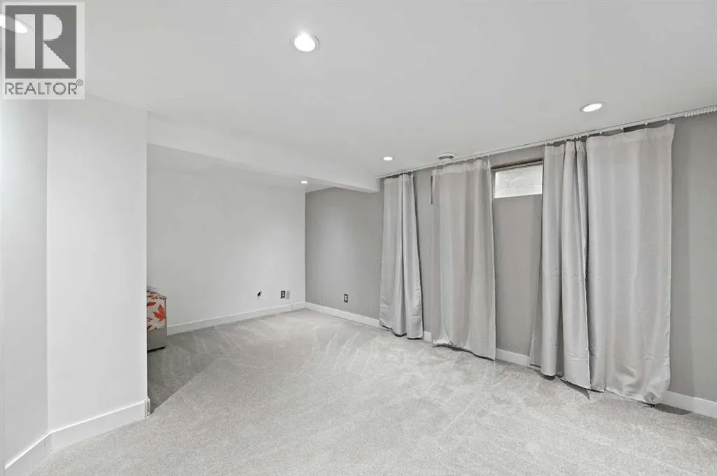 24 Laguna Close NE