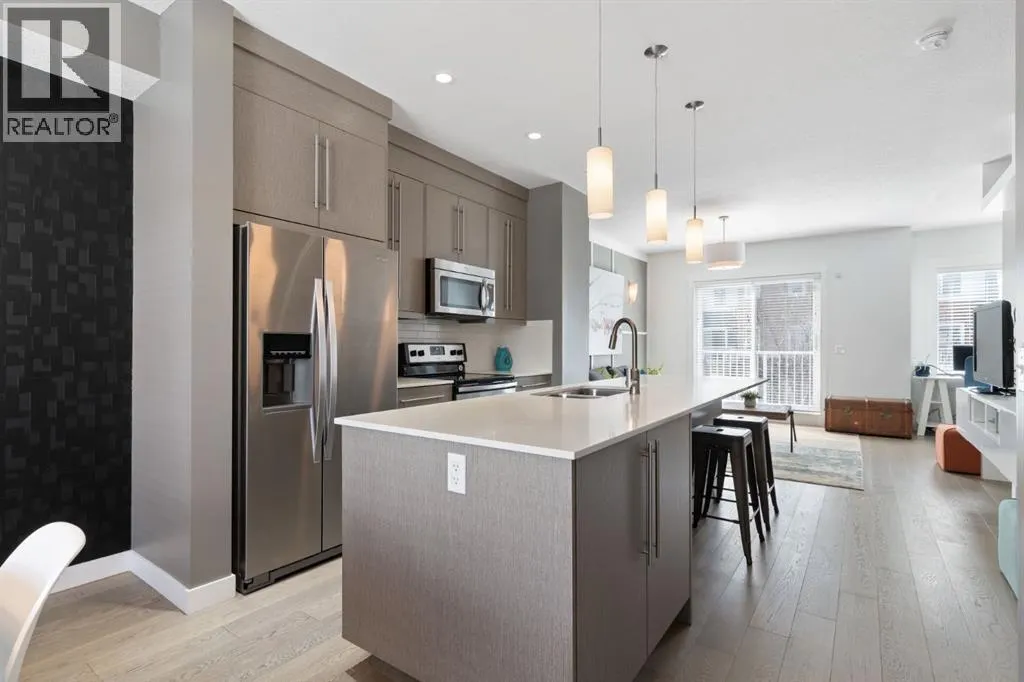 66, 111 Rainbow Falls Gate