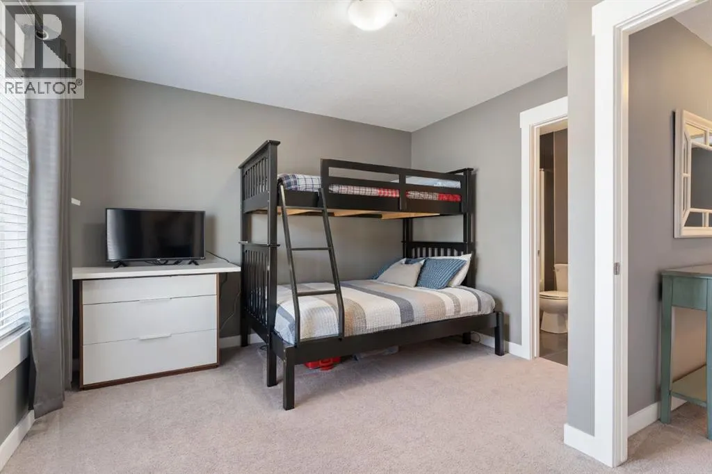 66, 111 Rainbow Falls Gate