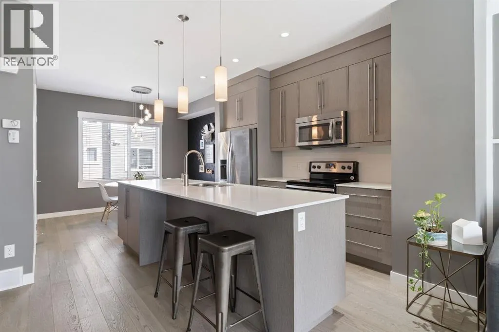 66, 111 Rainbow Falls Gate