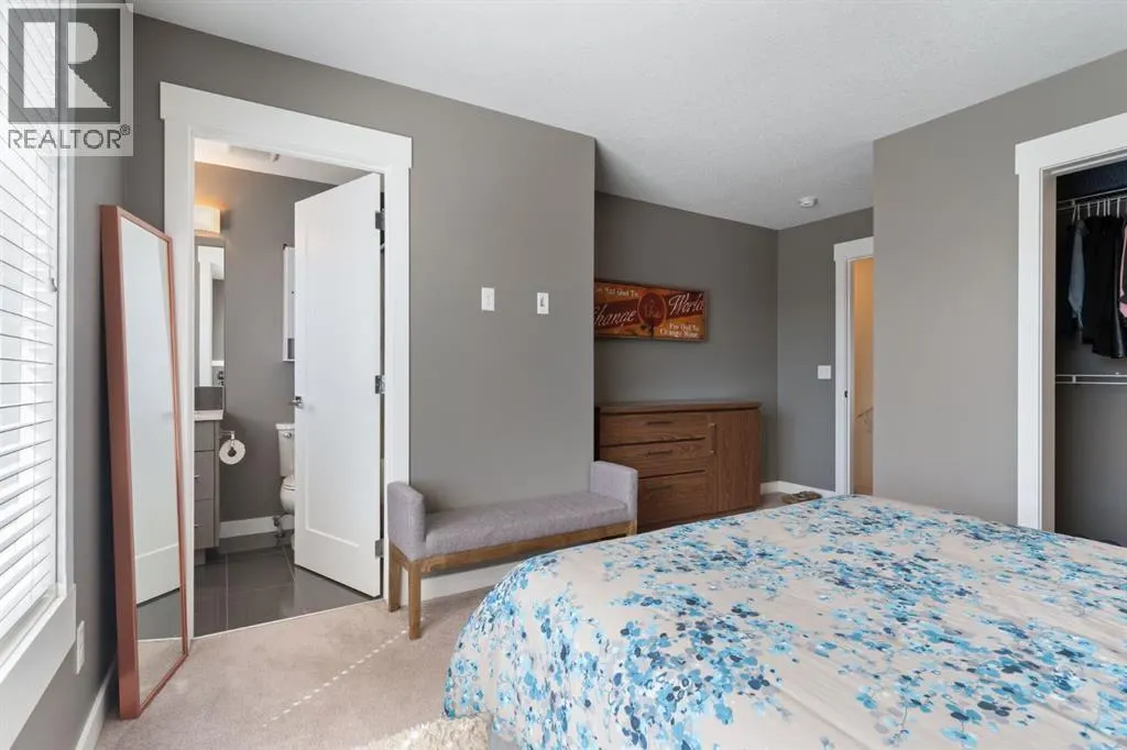 66, 111 Rainbow Falls Gate