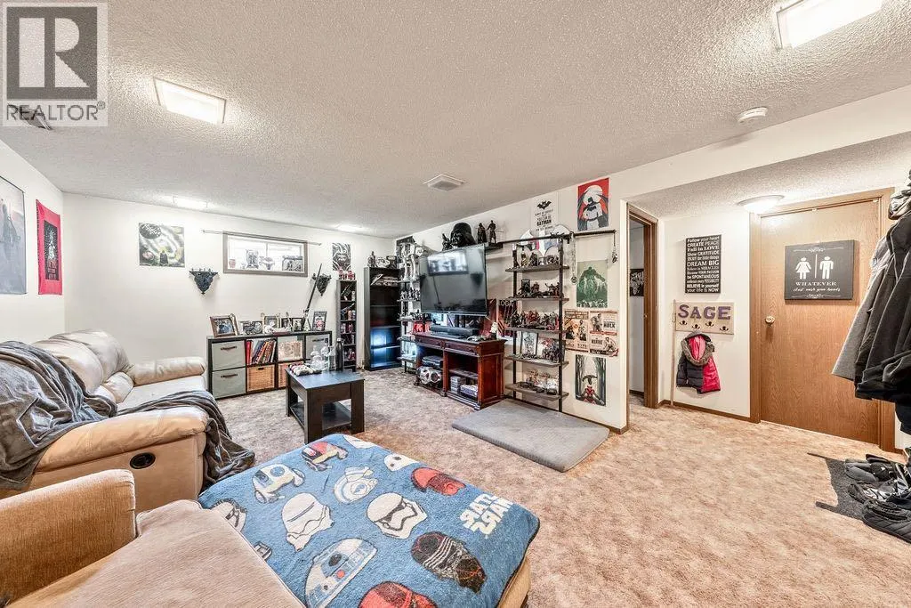 1302 Mountain Avenue