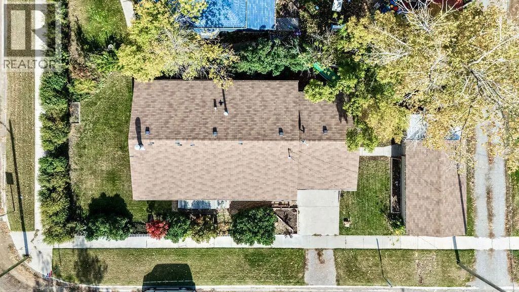 1302 Mountain Avenue