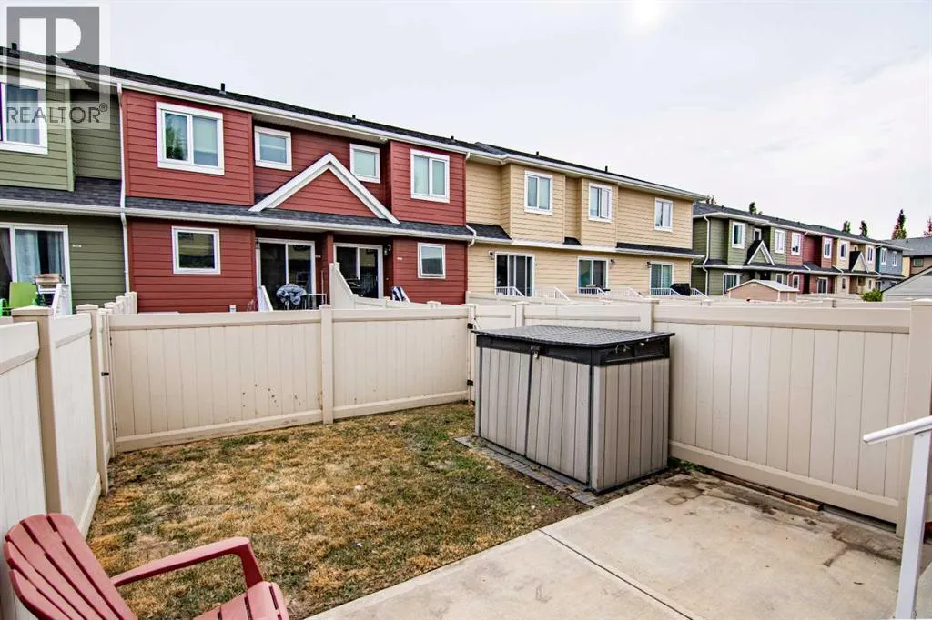 805, 30 Carleton Avenue