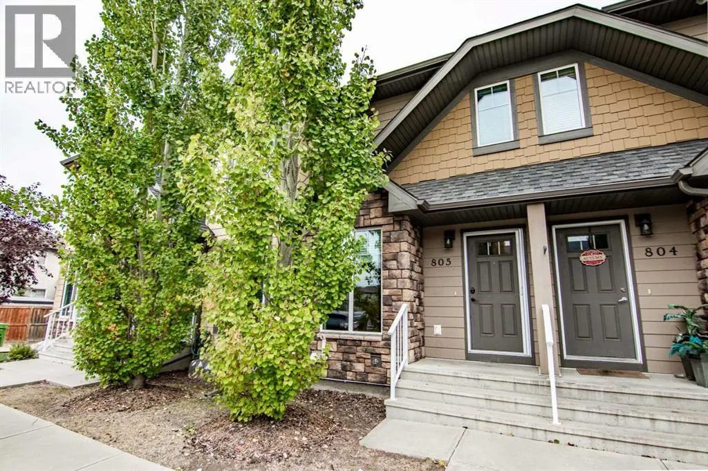 805, 30 Carleton Avenue