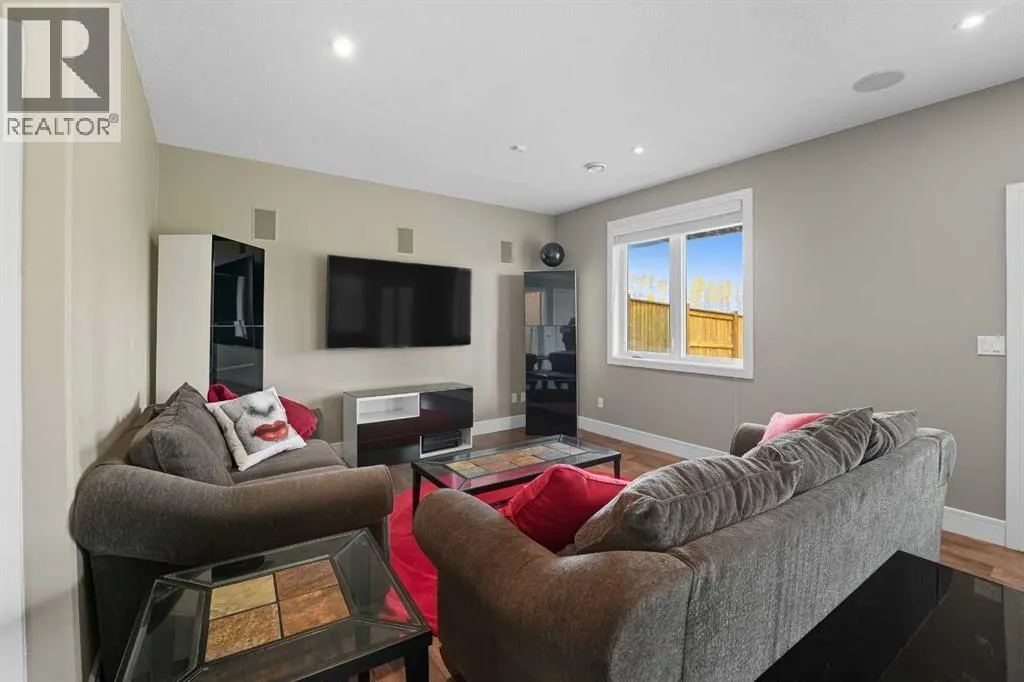 116 Paramount Crescent