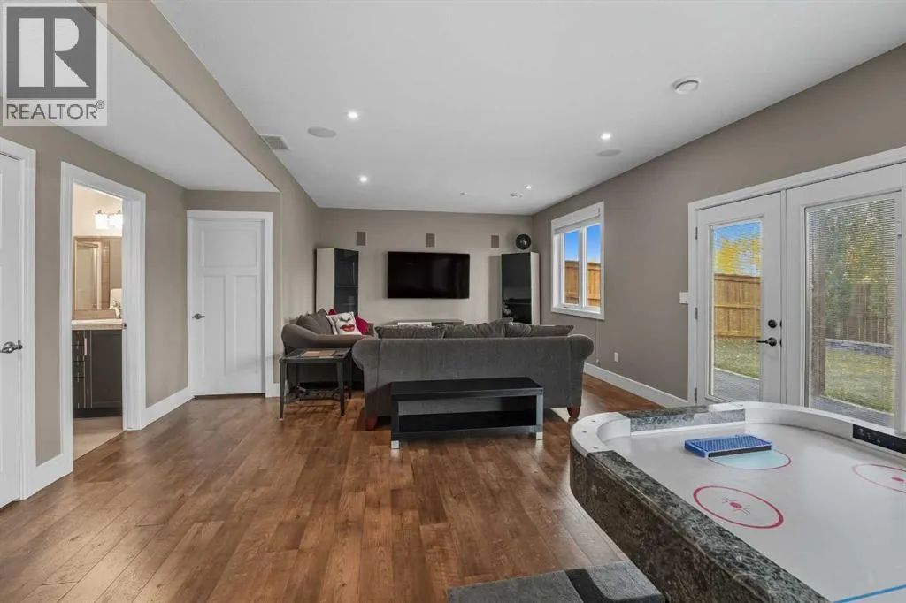 116 Paramount Crescent