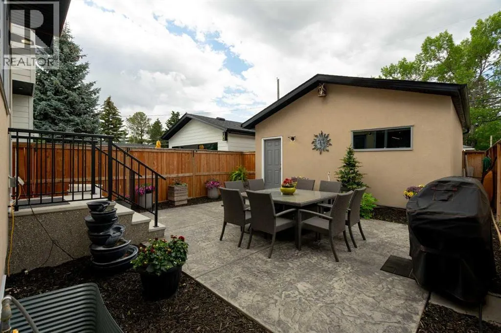 2739 Cochrane Road NW