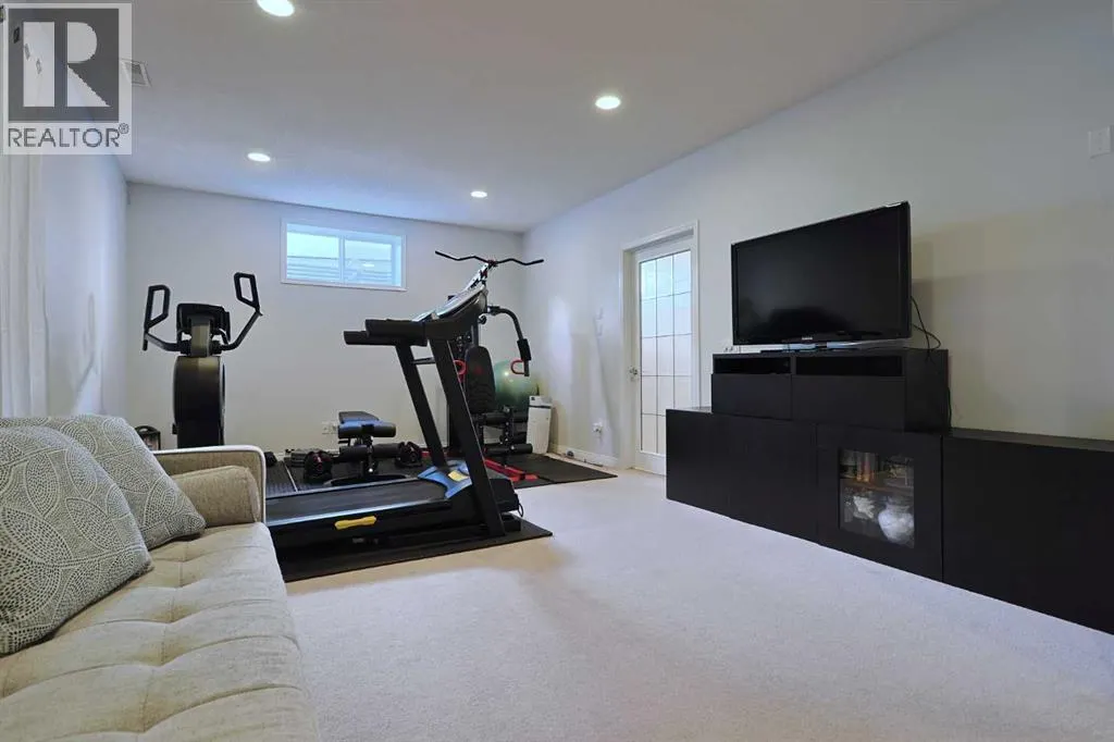 161 Hamptons Gardens NW