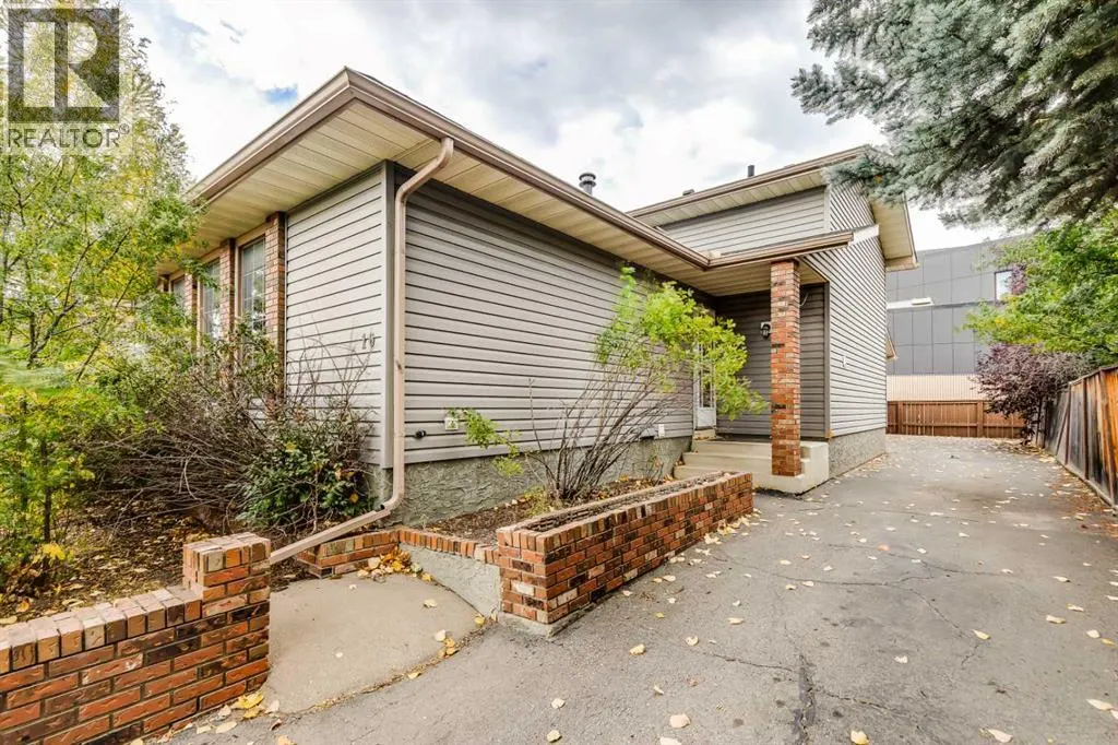 16 Ridgegate Way SW