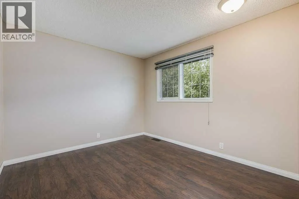 16 Ridgegate Way SW
