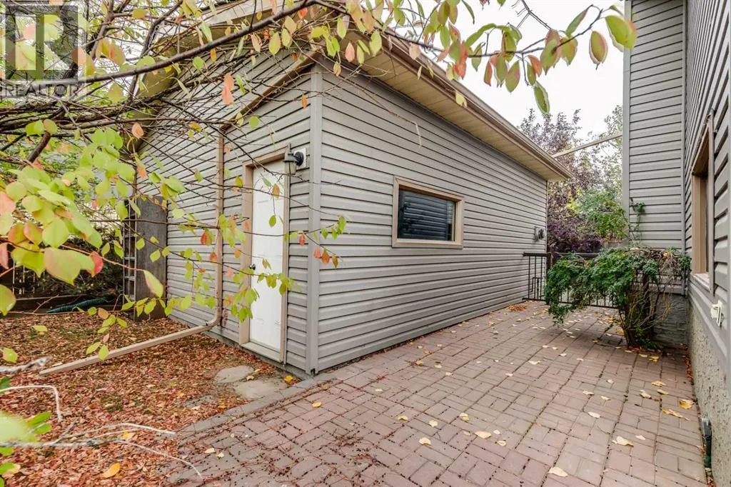 16 Ridgegate Way SW