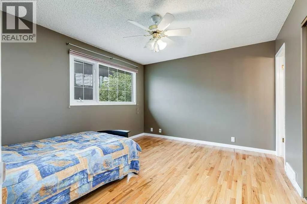16 Ridgegate Way SW
