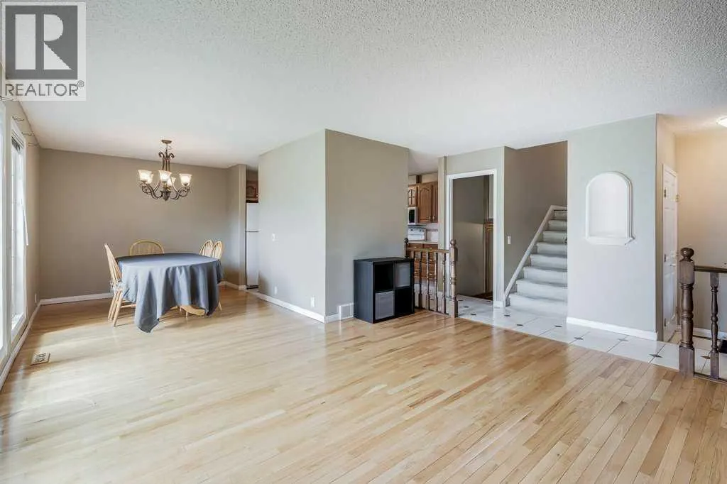 16 Ridgegate Way SW