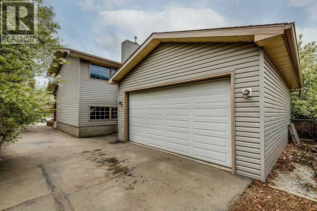 16 Ridgegate Way SW
