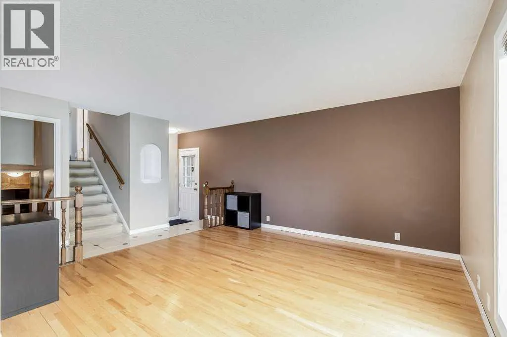 16 Ridgegate Way SW