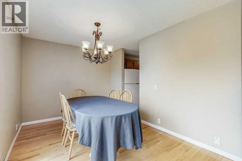 16 Ridgegate Way SW